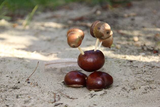 gebasteltes Männchen aus Kastanien
