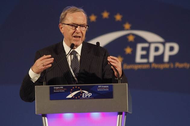 (121017) -- BUCHAREST, Oct. 17, 2012 (Xinhua) -- Wilfried Martens, former Prime Minister of Belgium, speaks at the European People s Party (EPP) Congress in Bucharest, capital of Romania, on Oct. 17, 2012. Belgian Wilfried Martens was re-elected Wednesday evening in Bucharest for a new three-year term as President of the EPP. (Xinhua Gabriel Petrescu) ROMANIA-BUCHAREST-EPP-PRESIDENT 