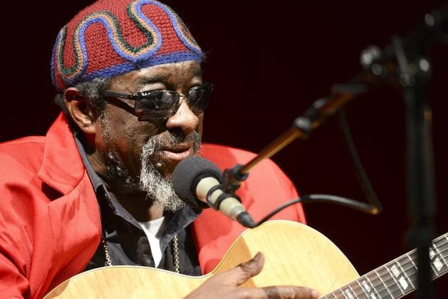 Solokonzert des James Blood Ulmer im Rahmen des 17. Salzburger Jazzhebstes 2012 in der Stiegl Brauwelt in Salzburg - Soulgitarrist James Blood Ulmer 2012 - Solokonzert des James Blood Ulmer im Rahmen des 17. Salzburger Jazzhebstes 2012 in der Stiegl Brauwelt in Salzburg - Soulgitarrist James Blood Ulmer