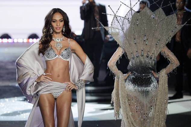 Joan Smalls walks on the runway at the Victoria s Secret Fashion Show at the Lexington Avenue Armory in New York City on November 7, 2012.  NYP20121107118