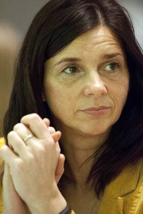 Katrin Göring-Eckardt, Spitzenkandidatin für die Bundestagswahl 2013, Portraet, Porträt, Portrait, angeschnittenes Einzelbild, Einzelmotiv, Bundesdelegiertenkonferenz von Bündnis 90 Die Grünen vom 16.-18.11.2012 in Hannover, Deutschland, 17.11.2012.