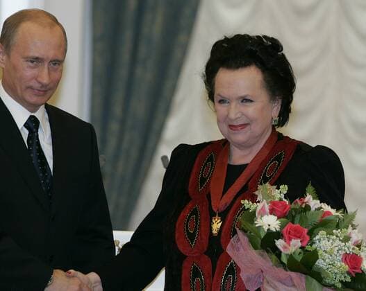 Opera singer Galina Vishnevskaya and Vladimir Putin KomsomolskayaxPravda 