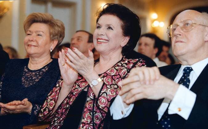 Naina Yeltsina, first Russian president Boris Yeltsin s wife, opera singer Galina Vishnevskaya and her husband musician Mstislav Rostropovich. ViktorxChernov 
