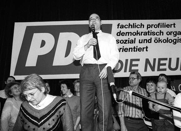 Wahlveranstaltung der PDS anlässlich der bevorstehenden Volkskammerwahlen in Gera Gregor Gysi (Deutsche Demokratische Republik PDS)