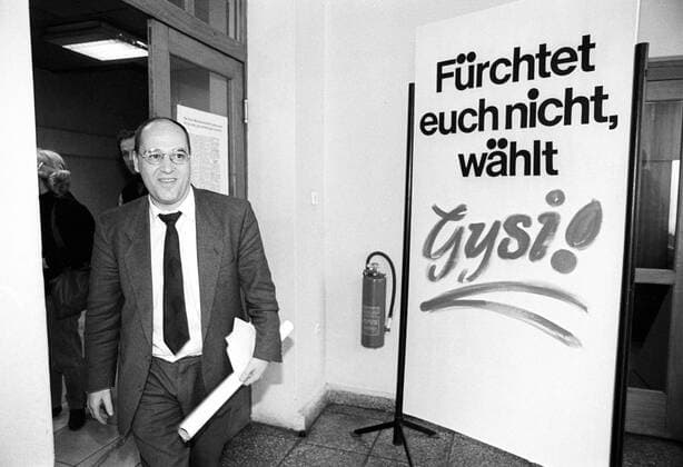 Wahlveranstaltung der PDS anlässlich der bevorstehenden Volkskammerwahlen in Jena: Gregor Gysi (Deutsche Demokratische Republik PDS)