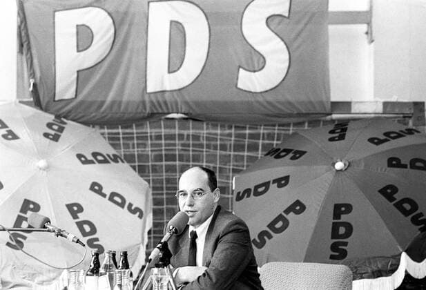 Gregor Gysi (Deutschland PDS) während einer Wahlkampfveranstaltung in Angermünde