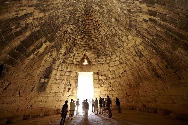  Schatzhaus des Atreus mit dem Grabmal des Agamemnon, Tholos-Grab, auf dem Panagia Hügel in Mykene, Peloponnes, Griechenland, Europa iblpwp02411487