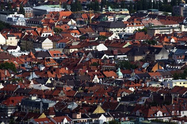 Kalendermotive: Dachlandschaften München München, Bayern, Deutschland, Grossstadt, Stadt, city, munich, Bayrische, Stadtteil, Schwabing, Schwabinger, Wohnviertel, Viertel, living house area, Dachlandschaft, Dach, Dächer, Wohngegend, Wohnungen, Wohnhaus, Wohnhäuser, Übersicht, Luftaufnahme,