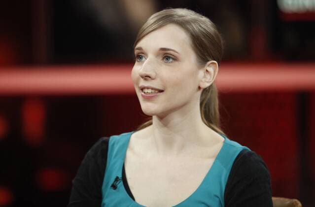 Berühmte Feministinnen, Anne Wizorek Anne Wizorek (Initiatorin von Aufschrei) in der Talk-Show GÜNTHER JAUCH am 27.01.2013 in Berlin Thema der Sendung: Herrenwitz mit Folgen Ð hat Deutschland ein Sexismus-Problem?