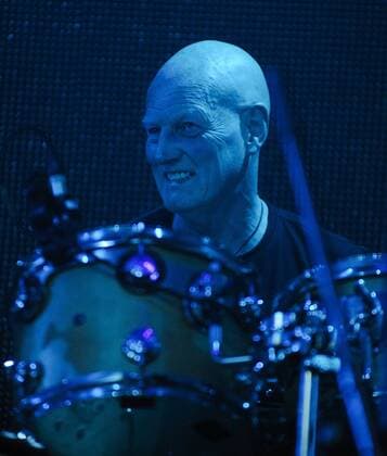 ITAR-TASS: MOSCOW, RUSSIA. FEBRUARY 1, 2013. Chris Slade (AC DC) performs at a concert of the Classic Rock All Stars 2013 Tour.  RE112FF5