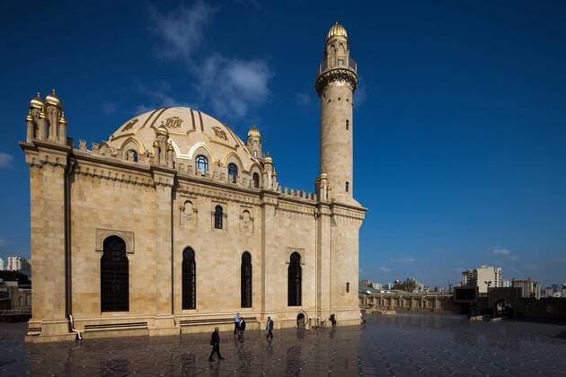 Baku Tezepir Moschee Baku, Hauptstadt von Aserbaidschans, Aserbaidschan, Kaukasus, Baki, Stadtzentrum, Stadtmitte, Zentrum, Innenstadt, Azerbaijan, Tezepir Moschee, Islam, Glaube, Religion, Moscheen, 1905, Architekt Ziver bey Ahmadbeyov, Gotteshaus, Sakralbau, TÉ™zÉ™pir mÉ™scidi, Sakralbauten, islamische, islamistische, religioese, Azerbaijan, aserbaidschanische,