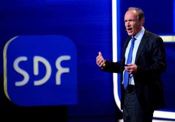 (130502) -- SEOUL, May 2, 2013 (Xinhua) -- Tim Berners-Lee, inventor of the World Wide Web, speaks during his keynote address at the Seoul Digital Forum 2013 in Seoul, South Korea, May 2, 2013. The two-day Seoul Digital Forum, an annual technology forum, held here Thursday. (Xinhua Seoul Digital Forum)(axy) SOUTH KOREA-SEOUL-2013 SEOUL DIGITAL FORUM 