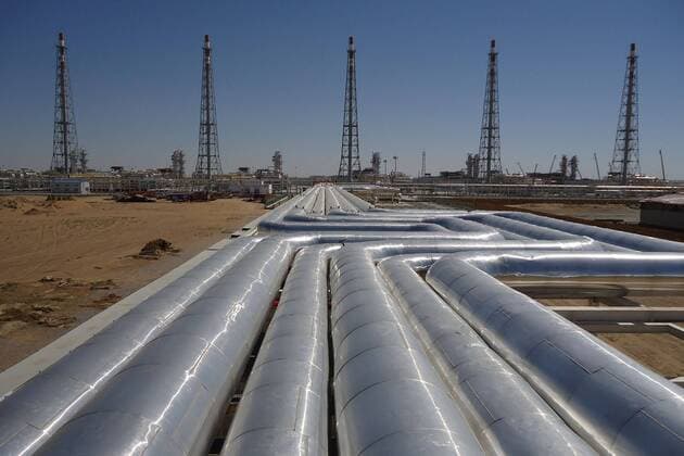 IMAGO Nature: Unsere Erde, Energiequellen, Erdgas MARY, TURKMENISTAN - MAY 28: (CHINA OUT) Gas pipelines are seen at a gas treatment plant at Galkynysh gas field on May 28, 2013 in Mary Province, Turkmenistan. Kakageldy Abdullayev, chairman of Turkmen national gas company TurkmenGas, told a gas congress in the Turkmen capital Ashgabat on Wednesday the second stage of development at Galkynysh, world s second-largest gas field, would allow eventually to boost annual gas export to China by 25 bcm to 65 bcm per year, Reuters said.  CFP440386185