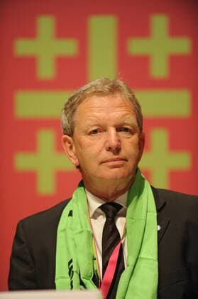 Der sächsische Landesbischof Jochen Bohl, bei der Pressekonferenz zur Eröffnung des 33. Deutschen Evangelischen Kirchentags am Mittwoch (01.06.2011) in Dresden. ... da wird auch dein Herz sein lautet das biblische Leitwort für den Kirchentag vom 1. bis 5. Juni in Dresden. Weit über 110.000 Dauerteilnehmer haben sich für das Christentreffen angemeldet. Bis Sonntag stehen mehr als 2.000 Veranstaltungen zu Glaubensfragen und Themen wie Frieden und Sicherheit sowie zur Zukunft der Demokratie auf dem Programm. (Siehe epd-Meldung vom 01.06.2011) DER ABDRUCK DES EPD-FOTOS IST HONORARPFLICHTIG! Jochen Bohl, sächsischer Landesbischof, Pressekonferenz zum evangelischen Kirchentag in Dresden 364991 EDITORIAL USE ONLY