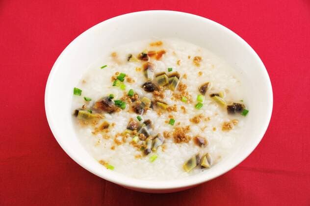 Suppe mit hundertjährigen Eiern Asiatisches Essen - Food Asiatisch  (tlfc001231)