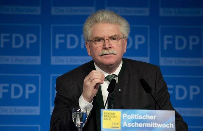 Deutschland, Dingolfing, Politischer Aschermittwoch der FDP Bayern, Martin Zeil, 13.02.2013