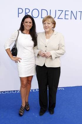 Christine Neubauer und Angela Merkel beim Sommerfest der Produzentenallianz im Haus der Kulturen der Welt. Berlin, 13.06.2013 Foto:xS.xGabschx xFuturexImage