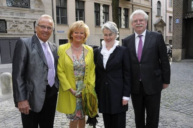 Muenchen 06.06.13 Griechische Kirche am Salvatorplatz Bayerischer Hof Hochzeit von Stavros Kostantinidis Saskia Greipl Margot Guenther Steinberg Barbara Daumiller Zeil Martin Zeil