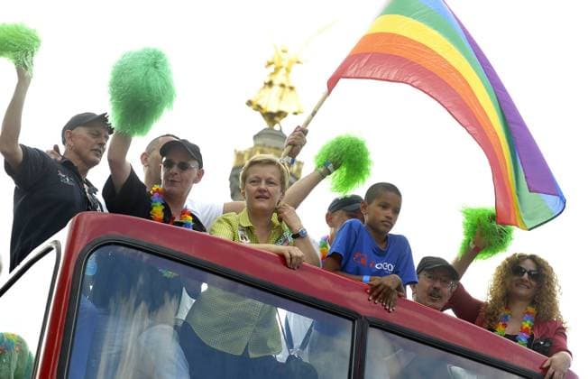35. Christopher Street Day - Schwul-Lesbische Demonstranten demonstrieren in Berlin mit einer schrillen Parade unter dem Motto SCHLUSS MIT SONNTAGSREDEN für Gleichberechtigung, mit dabei: Renate Künast (bündnis90 Die Grünen) 35. Christopher Street Day in Berlin _SNP8457.jpg
