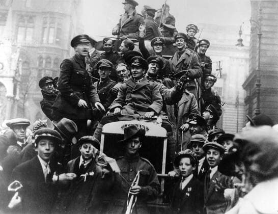 London Armistice Day Celebrations - 1918 UnitedArchives00107112 