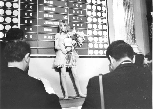 Sandie Shaw wins the Eurovision song contest with Puppet on a String . She appeared barefoot and became the first British person to win the contest. Vienna, Austria - 9th April 1967., Österreich UnitedArchives00169782 