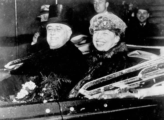 Berühmte Feministinnen, Eleanor Roosevelt Franklyn D Roosevelt and his wife Eleanor driving back to the Whitehouse after Inaugeration 27th January 1937 UnitedArchives00281973 
