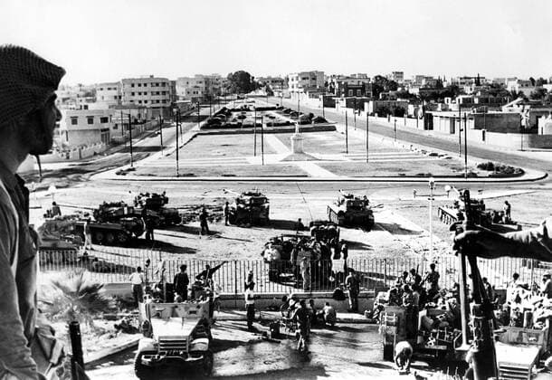 War in the Middle East.Tanks stand guard in Gaza after Israeli forces took control. Tel Aviv - Israel 10th June 1967 UnitedArchives00308646 
