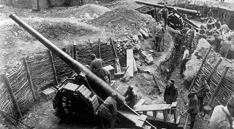 Italian Army . Siege Battery after 8 hours of firing . 1915 UnitedArchives00411731 