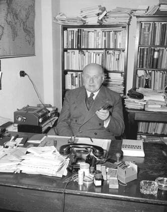Dr Gottfried Benn a Berlin physician and writer, in his Berlin office August 18th 1953 UnitedArchives00539821 