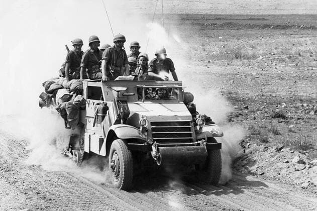 Israeli troops mobilise in an armoured car during the Yom Kippur War 1973 UnitedArchives00551392 