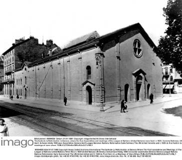 The Salle de la Reformation in Geneva, where the first Assemblies and meetings of the League of Nations (United Nations) were held. c.1920, Vereinte Nationen, UN, Genf, Schweiz UnitedArchives00579947 
