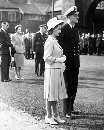 HRH Princess Elizabeth and Lieut Philip Mountbatten , RN , before the royal party left Greenock in the royal barge to visit the Home Fleet . 22nd July 1947 UnitedArchives00695380 