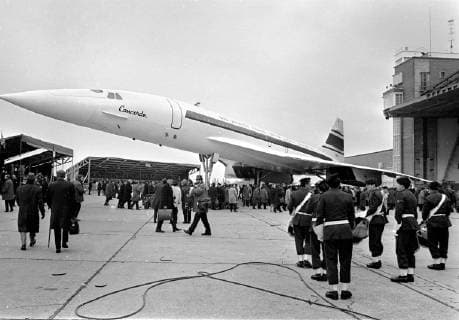 Toulouse, France: The Concorde, the world s first faster-than-sound airliner makes its first public appearance here today. The prototype Concorde 001 was rolled out onto the tarmac at the Sub Aviation Works. An Anglo-French Project the Aircraft is expected to make its first test flight early in New York. It s twin 002 now being assembled in Bristol should take to the air later in the year,. They are designed to fly at 1,4000 MPH. 11 December 1967 UnitedArchives00829126 