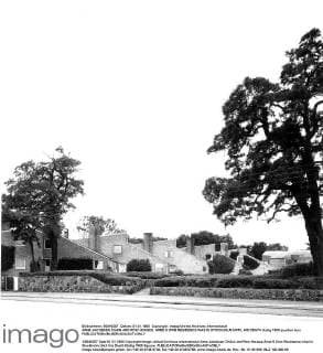 Architektur von Arne Jacobsen ARNE JACOBSEN CHAIN AND ROW HOUSES. ARNE S OWN RESIDENCE WAS IN STOCKHOLM UNTIL HIS DEATH UnitedArchives00849942 