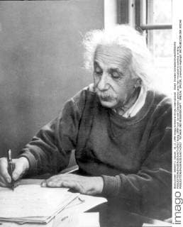 Albert Einstein UnitedArchives00906048 