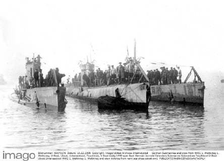 German Submarines and crew from WWI, U-Boot, Uboot, Unterseeboot, Tauchboot, U Boot UnitedArchives00909612 
