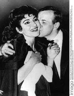MARIA CALLAS - American Greek Soprano b. 1923 d. is congratulated by Franco with Zefffirelli after La TOSCA 1965 UnitedArchives00936553 
