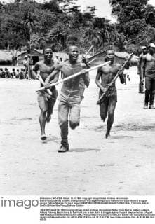 Biafra Young Biafrans Soldiers undergo military training before going to the front line to join Biafra s struggle against Federal Nigerian Forces 2 August 1968  UnitedArchives00941289