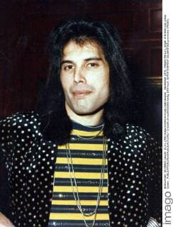 IMAGO ICONS: Freddie Mercury September 1976: Freddie Mercury, singer of British rock group Queen .  UnitedArchives00956566