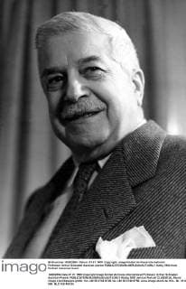 Professor Arthur Schnabel Austrian pianist  UnitedArchives01006079