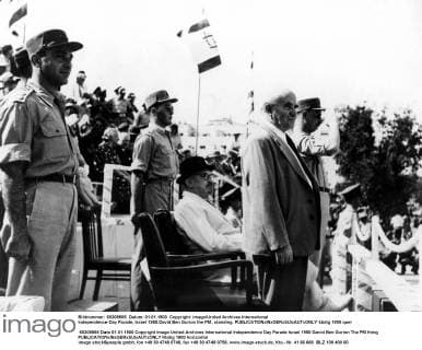 Independence Day Parade, Israel 1950.David Ben Gurion the PM, standing.  UnitedArchives01012000