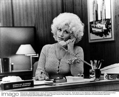 Dolly Parton on the telephone.  UnitedArchives01027062
