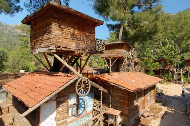 IMAGO Creative, Leben im Bamhaus Hotel in den Bäumen, Olimpos, Provinz Mu?la, Ägäisregion, Türkei, Asien iblaaa03104110.jpg