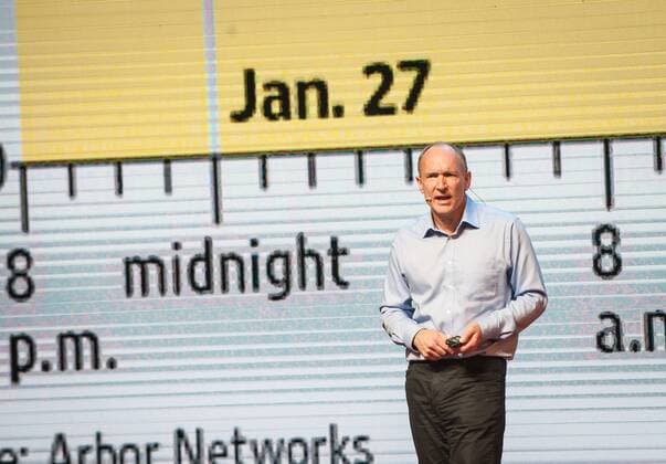 (131110) -- SHENZHEN, Nov. 10, 2013 (Xinhua) -- Tim Berners-Lee, founder of the World Wide Web Consortium (W3C), delivers a speech at the WE Summit hosted by Tencent, one of China s biggest Internet service providers, in Shenzhen, south China s Guangdong Province, Nov. 10, 2013. The first WE Summit as it is, it is themed as Way to Evolve . World-class Internet pioneers and cross-border innovators have been invited to the summit here Sunday. (Xinhua Guo Yu)(wjq) CHINA-SHENZHEN-TENCENT-WE SUMMIT (CN) 