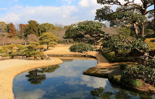 22.02.2013, Okayama (Japan), Teich im Koraku-en Garten DeFodi12030001385