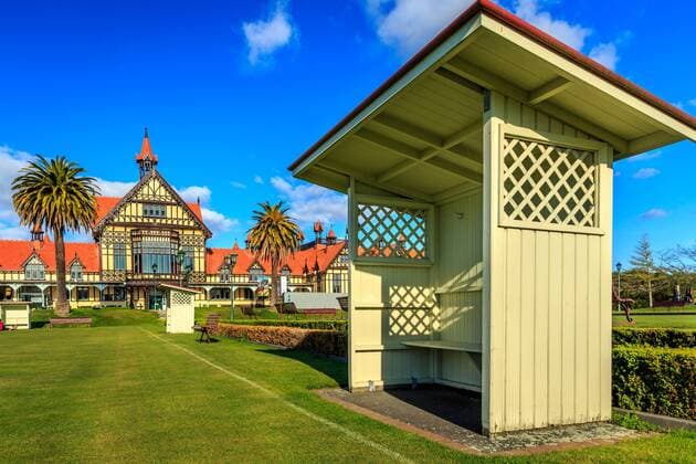  Rotorua Museum of Art and History Te Whare Taonga o Te Arawa, Museum für Kunst und Geschichte, Government Gardens, Rotorua, Nordinsel, Neuseeland, Ozeanien iblkip03789129.jpg