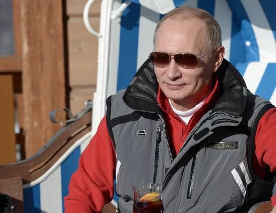 ITAR-TASS: SOCHI, RUSSIA. JANUARY 3, 2014. Russia s president Vladimir Putin visits the Laura Alpine Ski and Biathlon Centre in Krasnaya Polyana.  premiumd Aufmacher RE1354CE