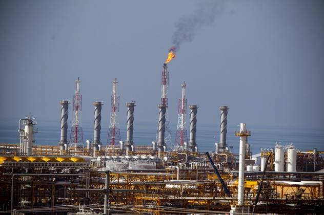 IMAGO Nature: Unsere Erde, Energiequellen, Erdgas A general view of the phase 19 of the South Pars gas field in the southern Iranian port of Assaluyeh, some 1,000 km south of Tehran, Iran on January 22, 2014. The South Pars North Dome Field is the World largest gas field and shared between Iran and Qatar.  IRNX20140122105