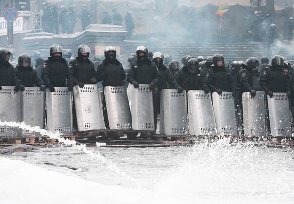 ITAR-TASS: KIEV, UKRAINE. JANUARY 28, 2014. Riot police during anti-government unrest in Kiev.  Aufmacher RE1372B2