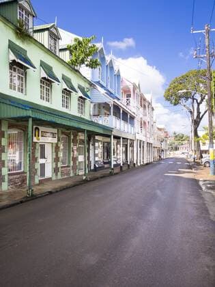 Einkaufsstraße Brazil Street, Castries, St. Lucia, Inseln über dem Winde, Kleine Antillen, Karibik, Nordamerika iblmox03835042.jpg